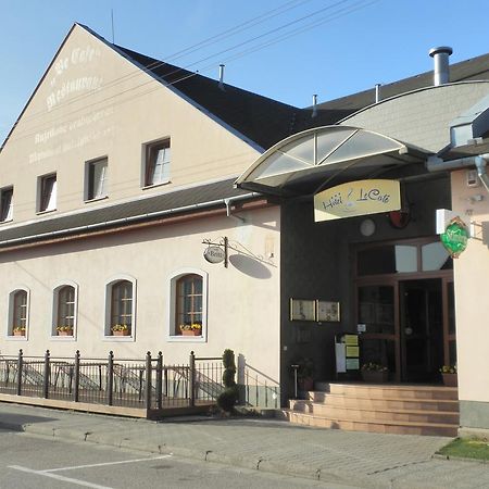 Hotel Le Cafe Pohořelice Exterior foto