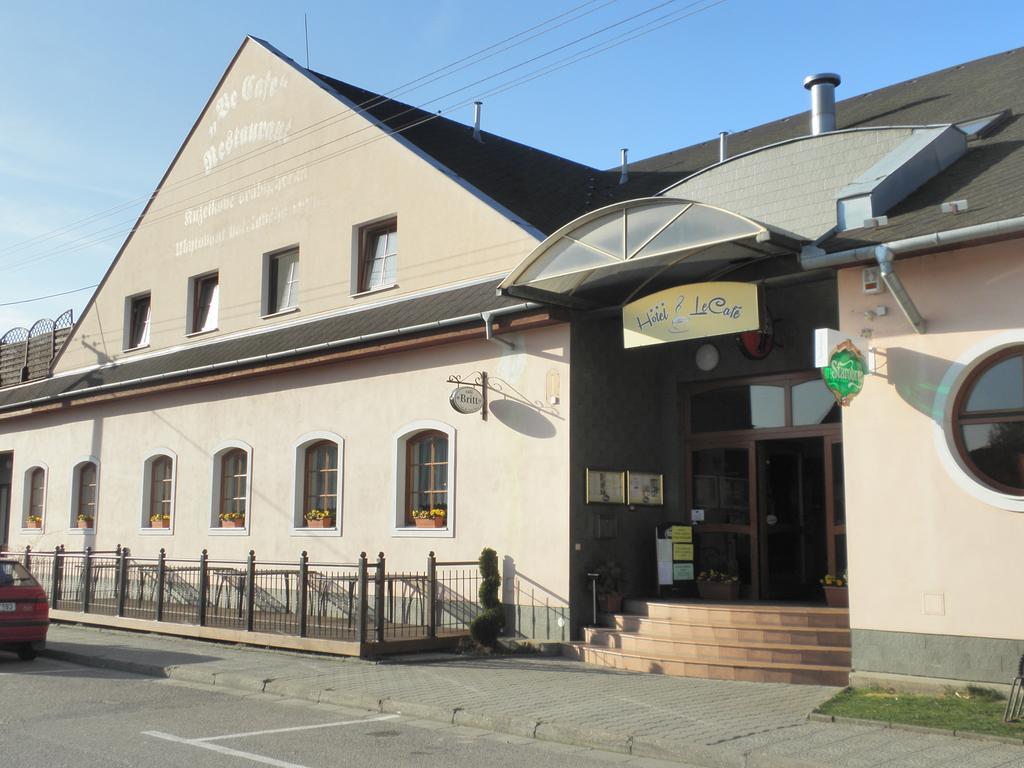 Hotel Le Cafe Pohořelice Exterior foto