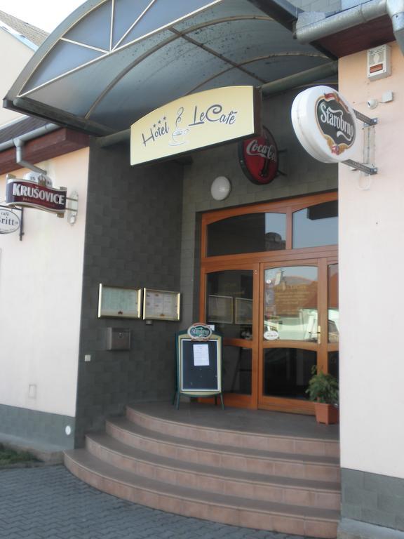 Hotel Le Cafe Pohořelice Exterior foto